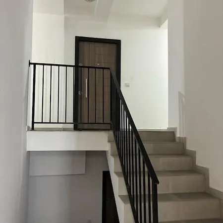 Charmingduplex With Sunnybalcony * Skopje